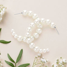 Load image into Gallery viewer, Pearl Hoop Earrings in Yellow Gold