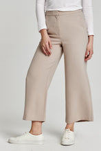 Load image into Gallery viewer, Cropped wide leg pants made from soft, lightweight fabric. High rise with a flattering silhouette. Versatile and stylish.