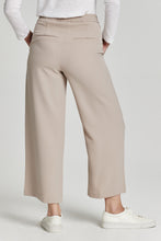 Load image into Gallery viewer, Denali Pant Black: cropped wide leg pants in soft, lightweight fabric. High rise, comfortable fit, flattering silhouette. Versatile style.