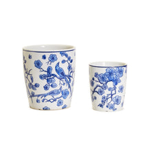 Load image into Gallery viewer, Optimal plant growth with porcelain cachepots. Showcase floral arrangements in style.