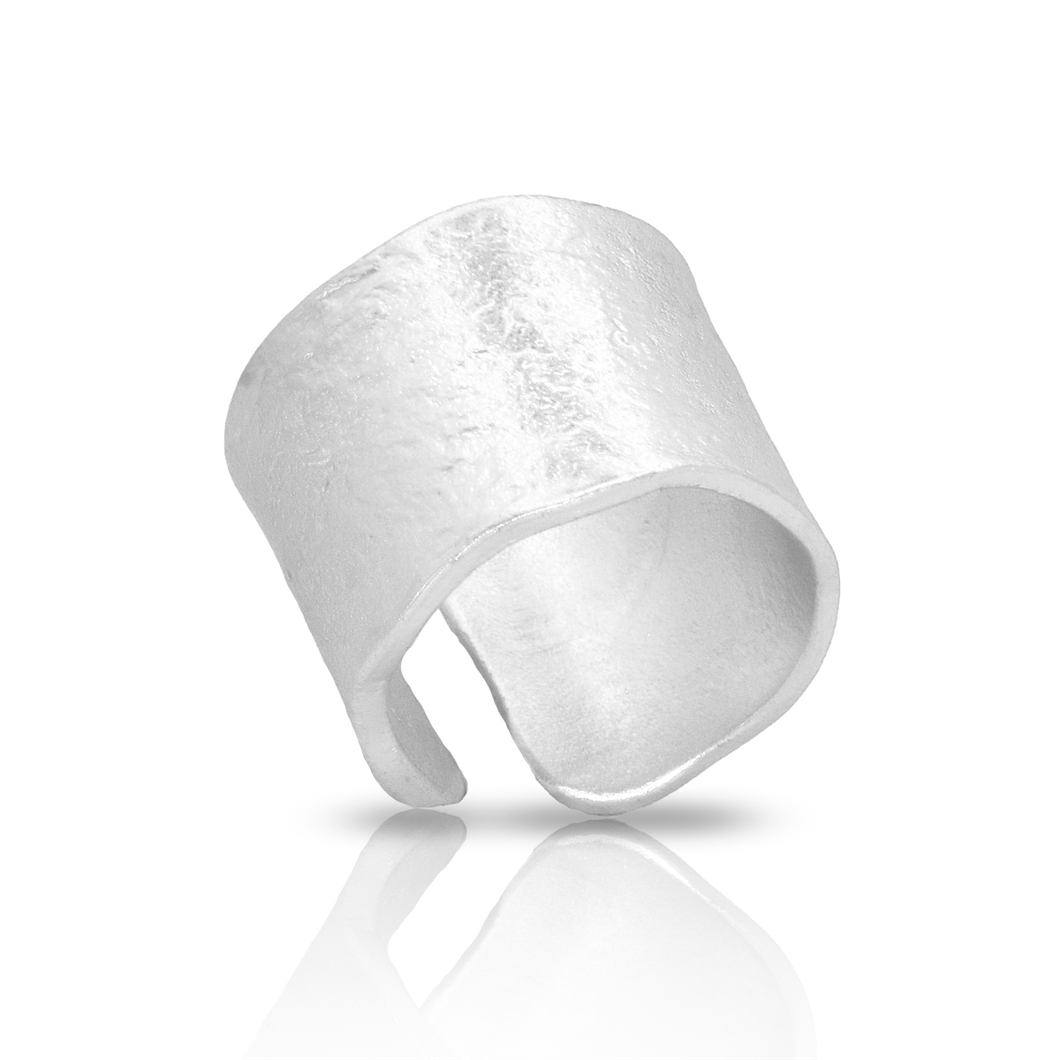 Trendy Textured Cigar Band Ring for Every Occasion: Silver