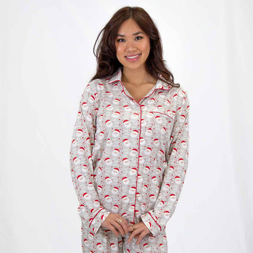 Welcome the holidays with the Cheerful Santa Sleep Set! Festive PJs for a cozy bedtime. Rock this vibrant and cozy fashion to celebrate the season!