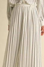 Load image into Gallery viewer, Pleated Stripe Pants
