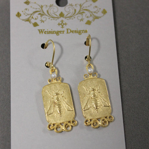 Gold bee-themed pearl dangle earrings 
