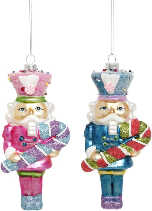 Discover the enchanting world of Mark Roberts collectibles, showcasing detailed seasonal figures that enhance home decor and gifting.