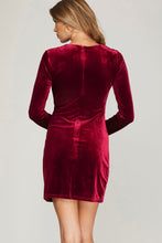 Load image into Gallery viewer, Giden Shirring Velvet Dress
