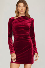 Load image into Gallery viewer, Giden Shirring Velvet Dress
