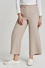 Load image into Gallery viewer, Cropped wide leg pants made from soft, lightweight fabric. High rise with a flattering silhouette. Versatile and stylish.
