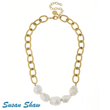 Load image into Gallery viewer, Susan Shaw Genuine Baroque Freshwater Pearl Gold Chain Necklace
