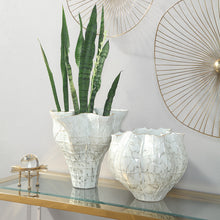 Load image into Gallery viewer, Carmine Vase
