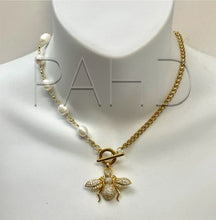 Load image into Gallery viewer, Split Bee Pearl Necklace - Phillip Allen Hefner Design
