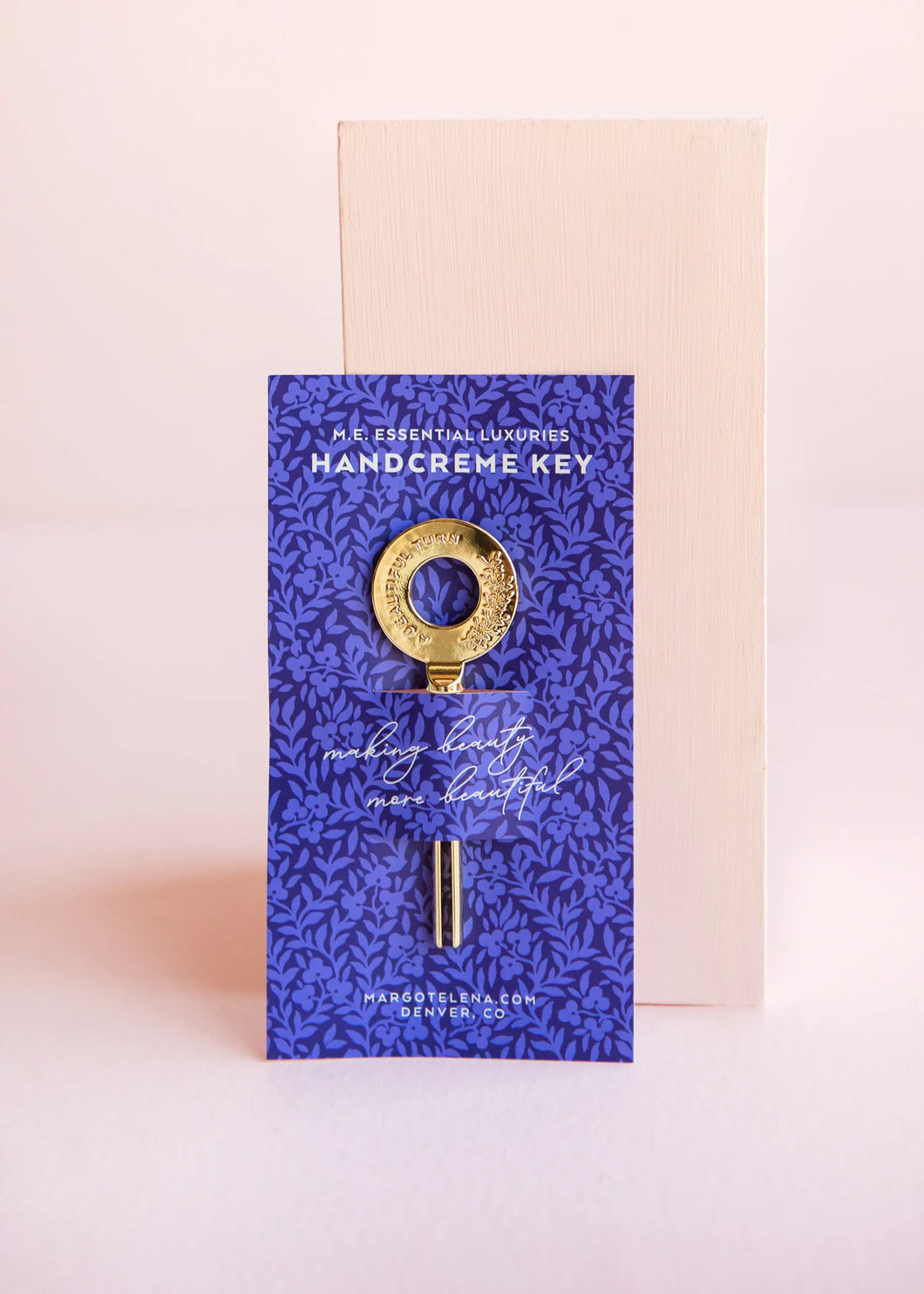 M. E. Essential Luxuries Handcreme Key - Lollia