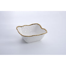 Load image into Gallery viewer, Pampa Bay&#39;s chic gold square salad bowl, a luxurious addition to your tableware collection.
